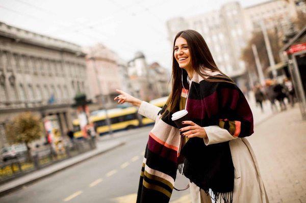 Quelles sont les alternatives pour se rendre aux calanques sans utiliser une voiture ?