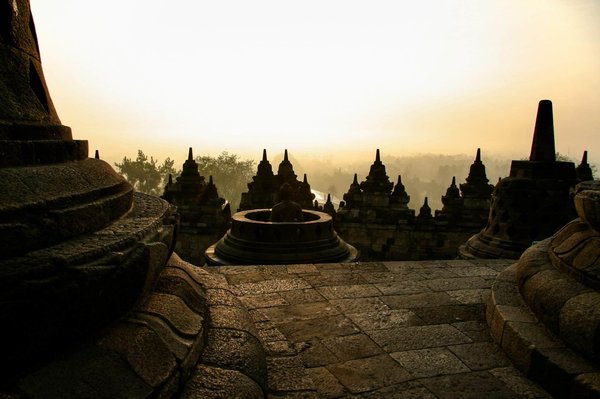 Comment planifier une visite au temple de Borobudur, Indonésie, au lever du soleil ?